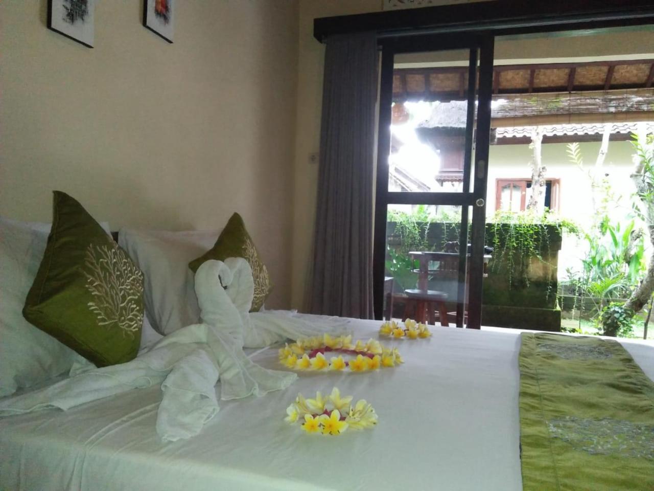 Lionk Bali House Bed & Breakfast Ubud  Bagian luar foto