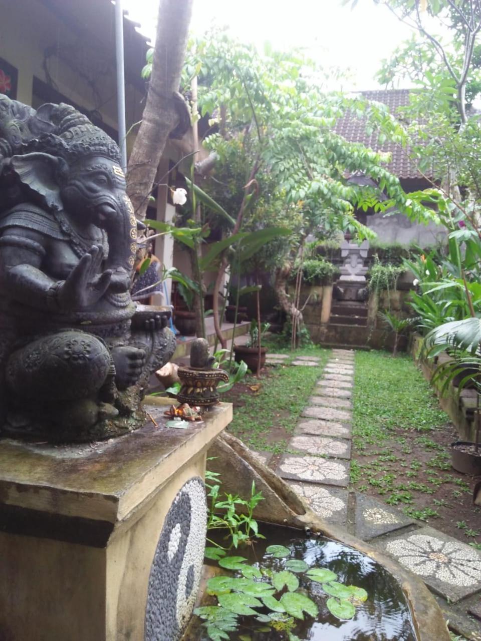 Lionk Bali House Bed & Breakfast Ubud  Bagian luar foto